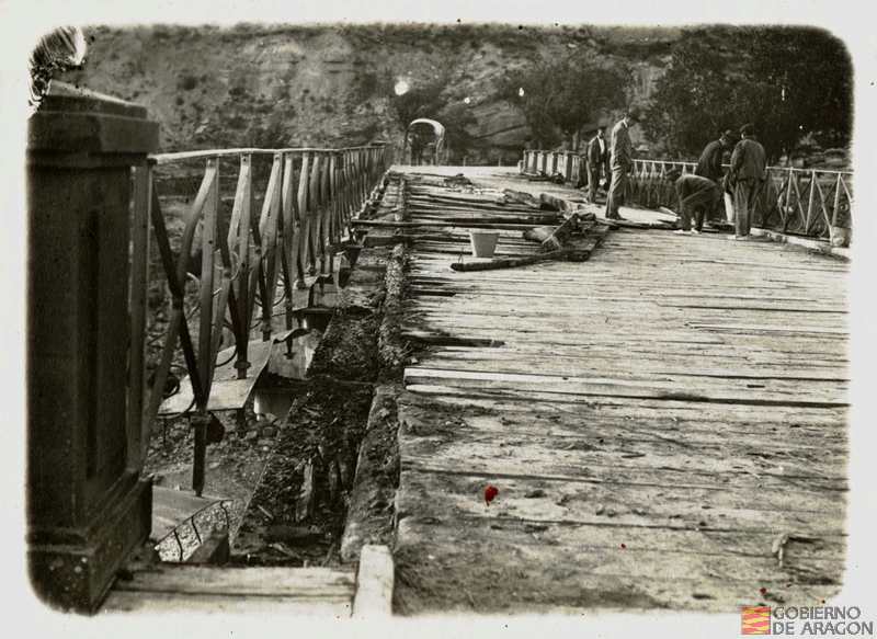 Puente sobre el río Gállego en Murillo incendiado el 25 de julio de 1916. Vista del Andén de aguas arriba